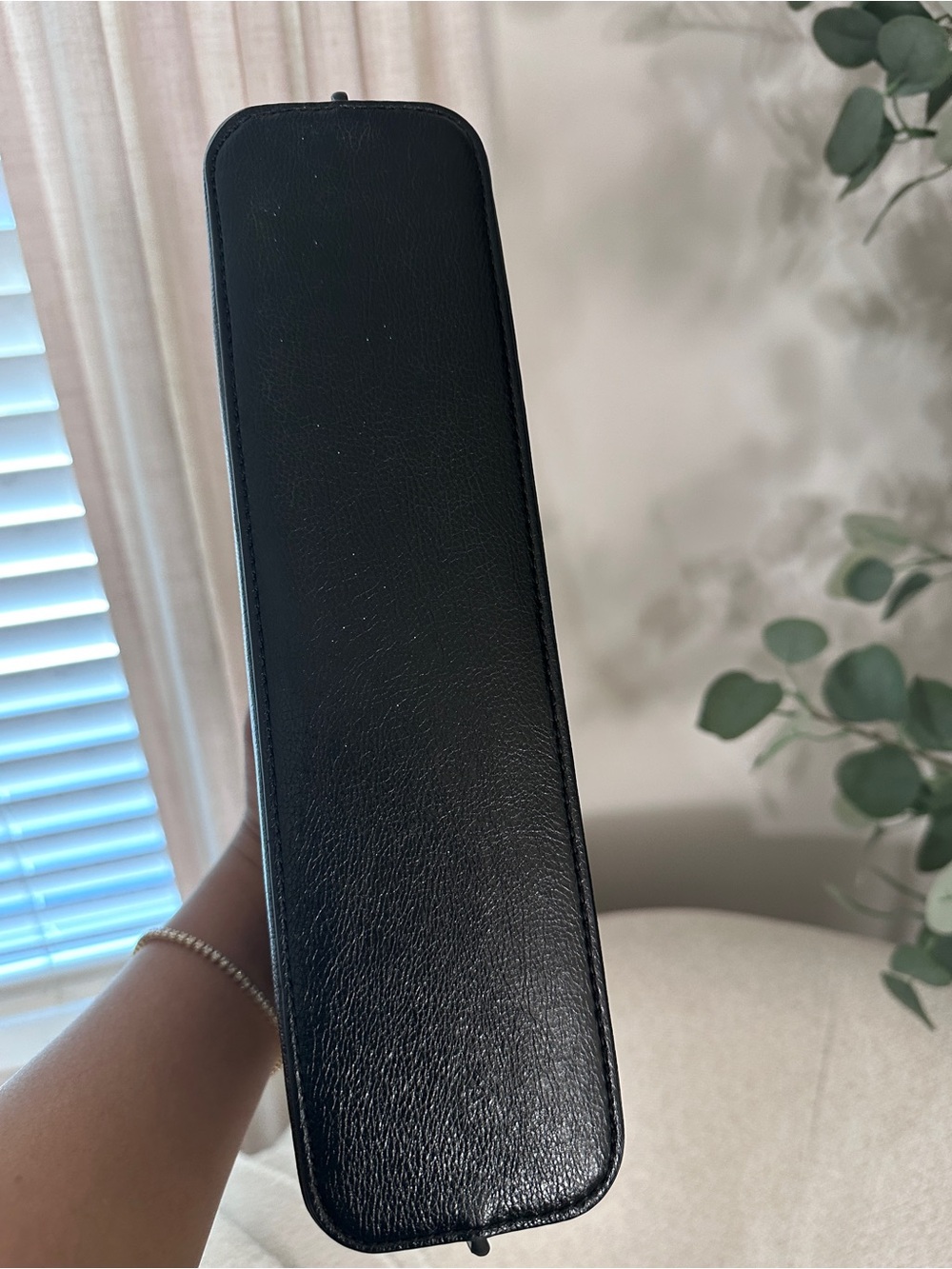 Calvin Klein Black Leather Shoulder Bag with Top Handle - Picture 3 of 7